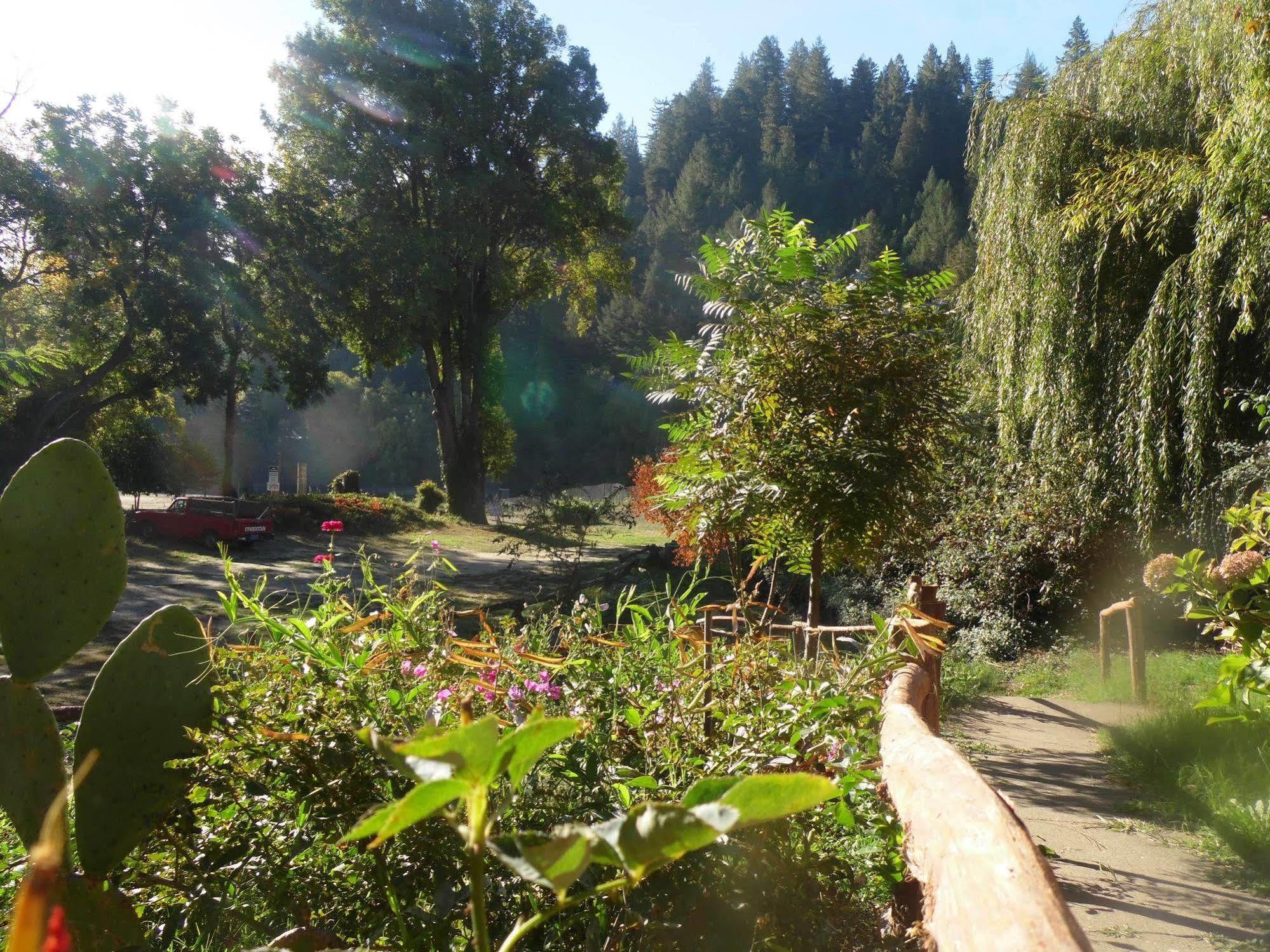 Riverlane Resort Guerneville Exterior photo